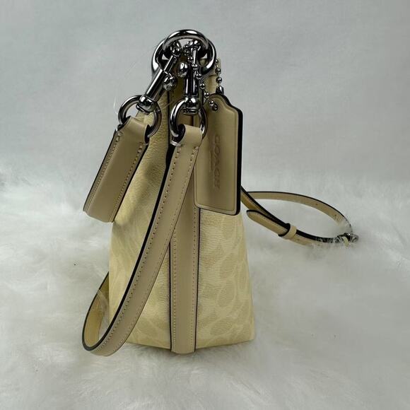 Coach City Bucket Bag Shoulder & Crossbody In Signature Canvas/Hay CT800 NWT - Picture 6 of 10